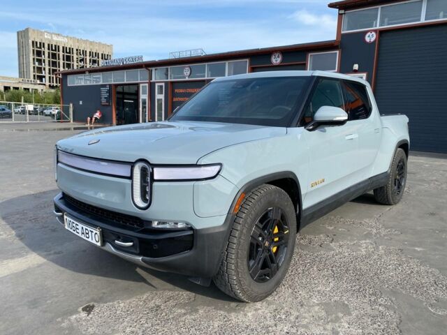 Сірий Rivian R1T, об'ємом двигуна 0.14 л та пробігом 13 тис. км за 57000 $, фото 2 на Automoto.ua
