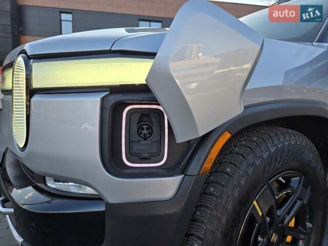 Сірий Rivian R1T, об'ємом двигуна 0 л та пробігом 59 тис. км за 52499 $, фото 17 на Automoto.ua