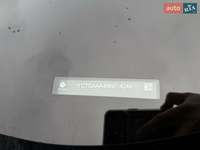 Сірий Rivian R1T, об'ємом двигуна 0 л та пробігом 56 тис. км за 42850 $, фото 14 на Automoto.ua