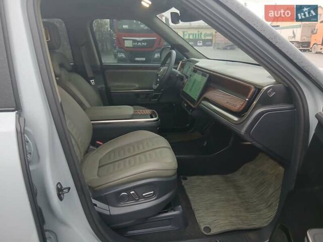 Сірий Rivian R1T, об'ємом двигуна 0 л та пробігом 49 тис. км за 43500 $, фото 19 на Automoto.ua