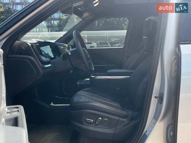Сірий Rivian R1T, об'ємом двигуна 0 л та пробігом 20 тис. км за 57699 $, фото 12 на Automoto.ua