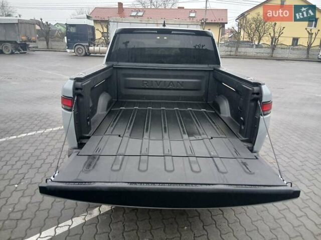 Сірий Rivian R1T, об'ємом двигуна 0 л та пробігом 49 тис. км за 43500 $, фото 22 на Automoto.ua