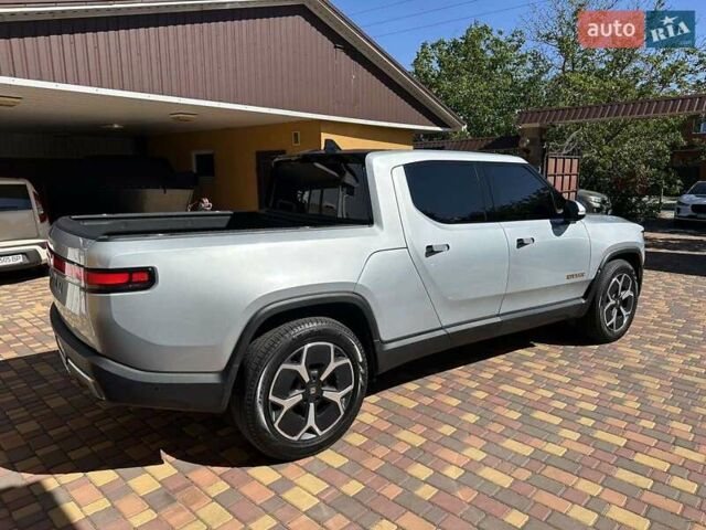 Сірий Rivian R1T, об'ємом двигуна 0 л та пробігом 64 тис. км за 43500 $, фото 10 на Automoto.ua