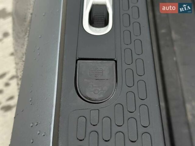 Сірий Rivian R1T, об'ємом двигуна 0 л та пробігом 43 тис. км за 41000 $, фото 14 на Automoto.ua