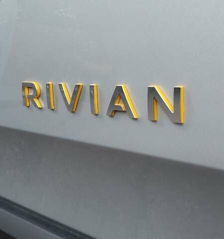 Серый Rivian R1T, объемом двигателя 0 л и пробегом 7 тыс. км за 54950 $, фото 14 на Automoto.ua