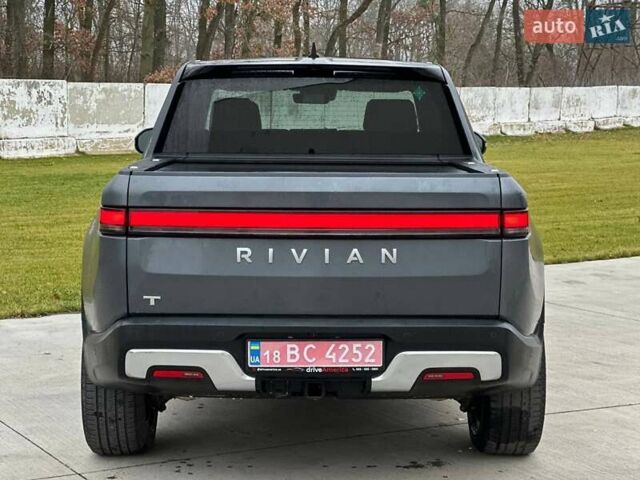 Сірий Rivian R1T, об'ємом двигуна 0 л та пробігом 43 тис. км за 41000 $, фото 5 на Automoto.ua