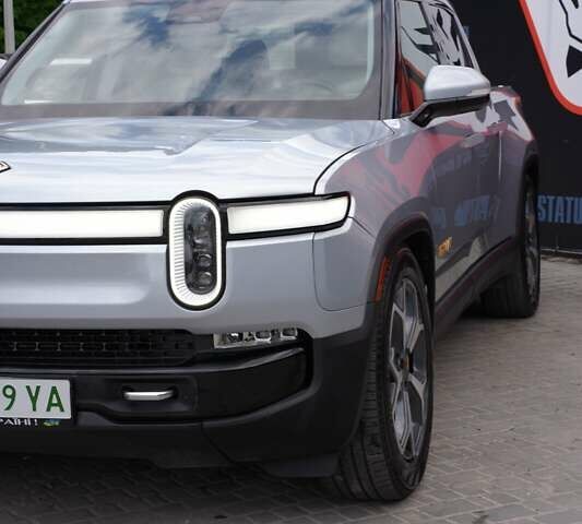 Серый Rivian R1T, объемом двигателя 0 л и пробегом 43 тыс. км за 47500 $, фото 4 на Automoto.ua