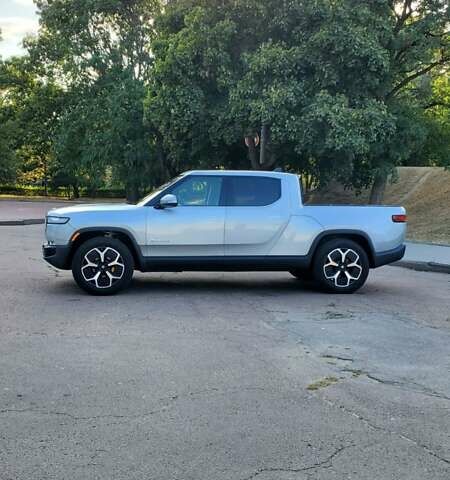 Серый Rivian R1T, объемом двигателя 0 л и пробегом 7 тыс. км за 54950 $, фото 1 на Automoto.ua