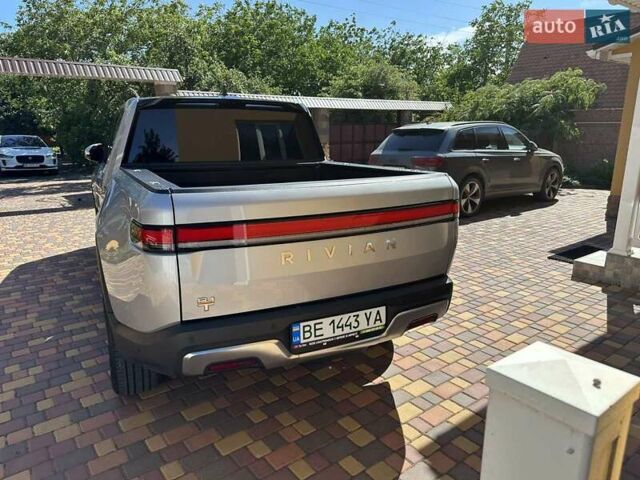 Сірий Rivian R1T, об'ємом двигуна 0 л та пробігом 64 тис. км за 43500 $, фото 11 на Automoto.ua