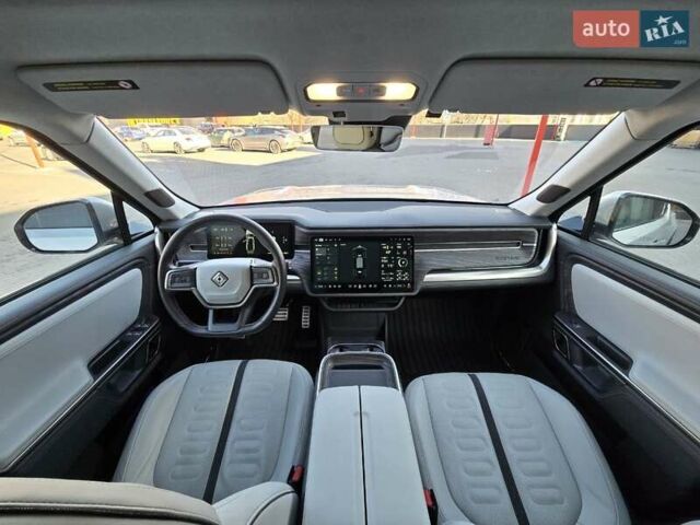 Сірий Rivian R1T, об'ємом двигуна 0 л та пробігом 59 тис. км за 52499 $, фото 26 на Automoto.ua