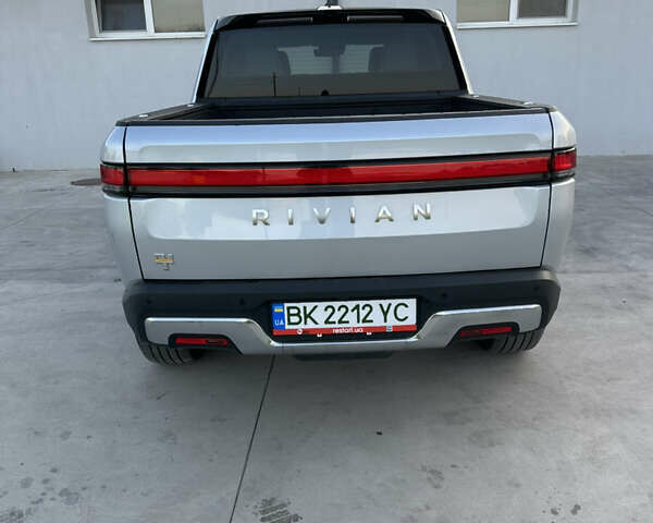 Серый Rivian R1T, объемом двигателя 0 л и пробегом 29 тыс. км за 51500 $, фото 7 на Automoto.ua