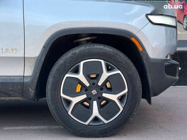 Серый Rivian R1T, объемом двигателя 0 л и пробегом 25 тыс. км за 67600 $, фото 26 на Automoto.ua