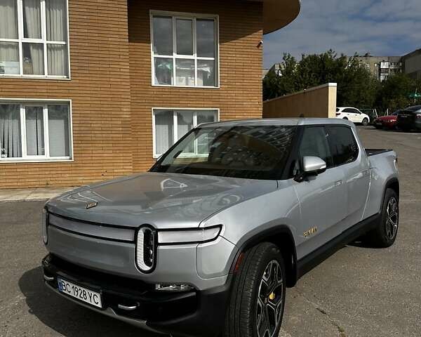 Серый Rivian R1T, объемом двигателя 0 л и пробегом 20 тыс. км за 50000 $, фото 7 на Automoto.ua