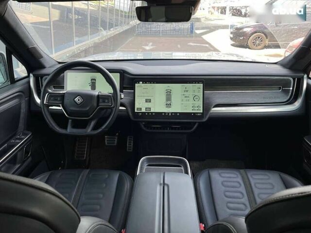 Серый Rivian R1T, объемом двигателя 0 л и пробегом 25 тыс. км за 67600 $, фото 9 на Automoto.ua