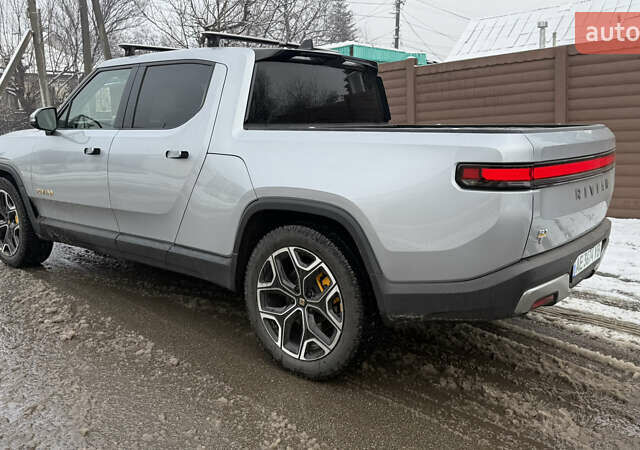 Сірий Rivian R1T, об'ємом двигуна 0 л та пробігом 35 тис. км за 57500 $, фото 1 на Automoto.ua