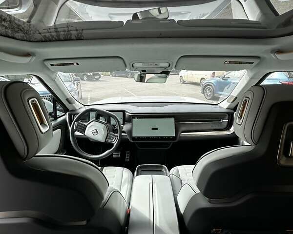 Серый Rivian R1T, объемом двигателя 0 л и пробегом 20 тыс. км за 50000 $, фото 35 на Automoto.ua