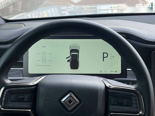 Серый Rivian R1T, объемом двигателя 0 л и пробегом 25 тыс. км за 67600 $, фото 11 на Automoto.ua