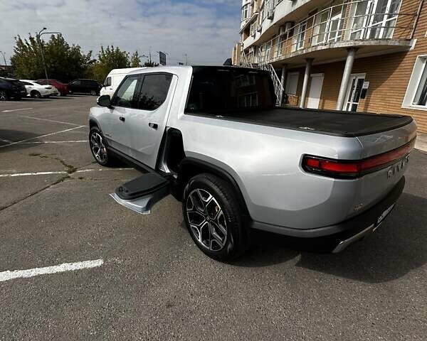 Серый Rivian R1T, объемом двигателя 0 л и пробегом 20 тыс. км за 50000 $, фото 17 на Automoto.ua