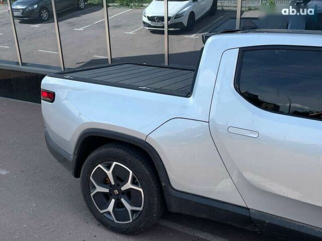 Серый Rivian R1T, объемом двигателя 0 л и пробегом 25 тыс. км за 67600 $, фото 27 на Automoto.ua