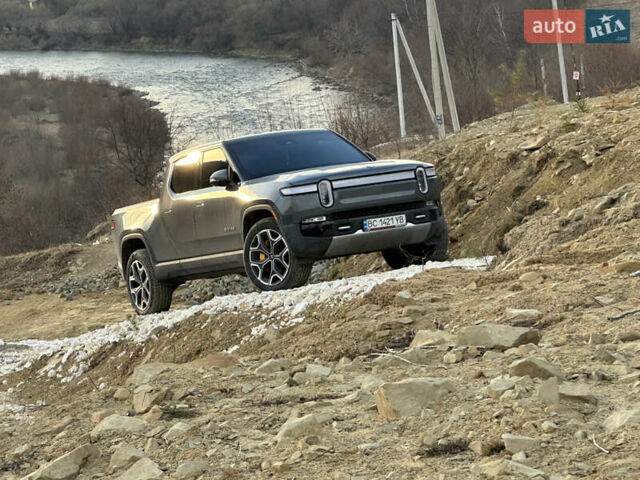 Серый Rivian R1T, объемом двигателя 0 л и пробегом 23 тыс. км за 49900 $, фото 1 на Automoto.ua