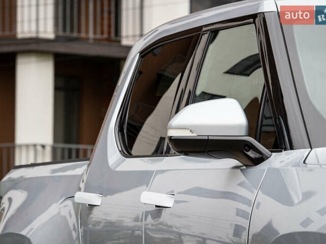 Серый Rivian R1T, объемом двигателя 0 л и пробегом 17 тыс. км за 50000 $, фото 12 на Automoto.ua