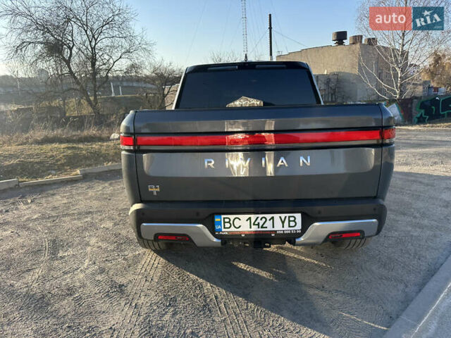 Серый Rivian R1T, объемом двигателя 0 л и пробегом 23 тыс. км за 49900 $, фото 11 на Automoto.ua