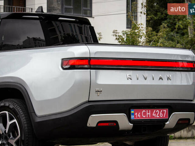 Серый Rivian R1T, объемом двигателя 0 л и пробегом 17 тыс. км за 50000 $, фото 10 на Automoto.ua