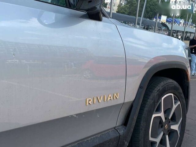 Серый Rivian R1T, объемом двигателя 0 л и пробегом 25 тыс. км за 67600 $, фото 22 на Automoto.ua