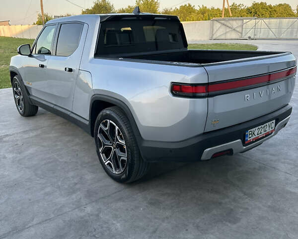 Серый Rivian R1T, объемом двигателя 0 л и пробегом 29 тыс. км за 51500 $, фото 5 на Automoto.ua