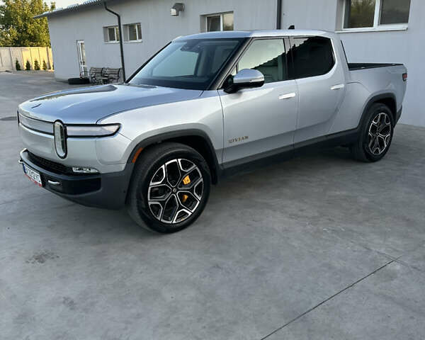Серый Rivian R1T, объемом двигателя 0 л и пробегом 29 тыс. км за 51500 $, фото 3 на Automoto.ua