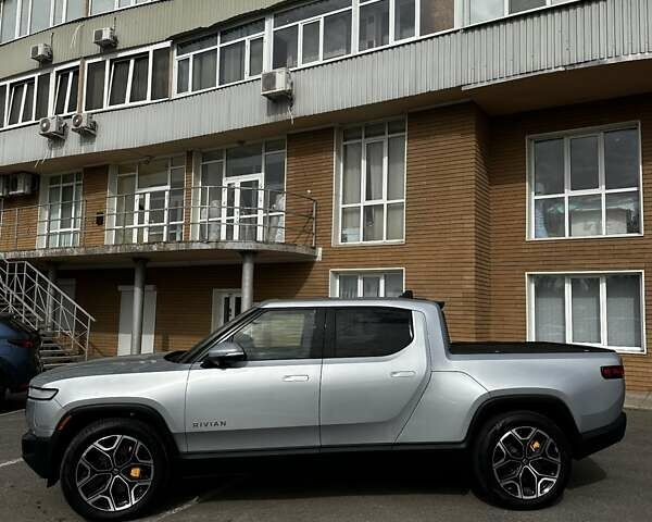 Серый Rivian R1T, объемом двигателя 0 л и пробегом 20 тыс. км за 50000 $, фото 20 на Automoto.ua