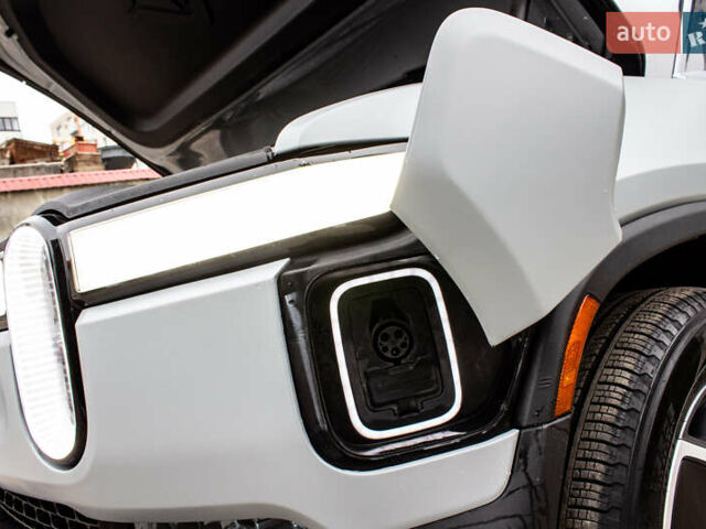 Сірий Rivian R1T, об'ємом двигуна 0 л та пробігом 20 тис. км за 52000 $, фото 36 на Automoto.ua