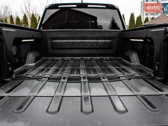 Сірий Rivian R1T, об'ємом двигуна 0 л та пробігом 20 тис. км за 52000 $, фото 17 на Automoto.ua