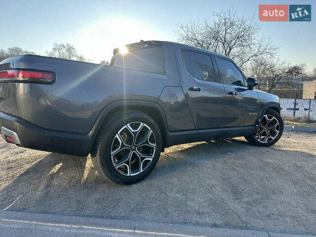 Серый Rivian R1T, объемом двигателя 0 л и пробегом 23 тыс. км за 49900 $, фото 12 на Automoto.ua