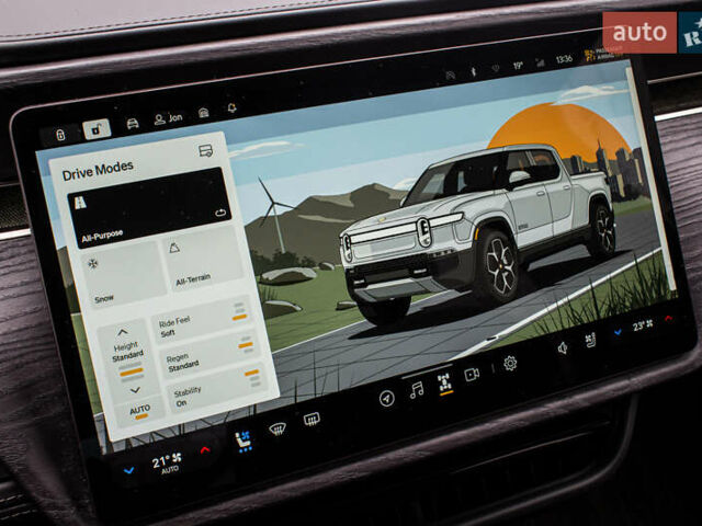 Серый Rivian R1T, объемом двигателя 0 л и пробегом 17 тыс. км за 50000 $, фото 67 на Automoto.ua
