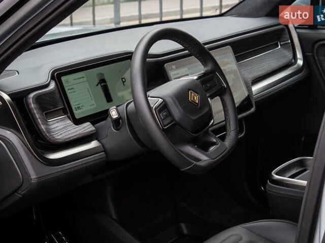 Серый Rivian R1T, объемом двигателя 0 л и пробегом 17 тыс. км за 50000 $, фото 30 на Automoto.ua