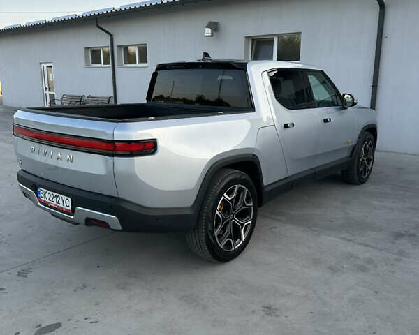 Серый Rivian R1T, объемом двигателя 0 л и пробегом 29 тыс. км за 51500 $, фото 6 на Automoto.ua