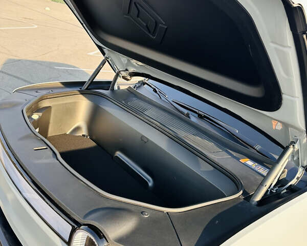 Серый Rivian R1T, объемом двигателя 0 л и пробегом 2 тыс. км за 80000 $, фото 12 на Automoto.ua