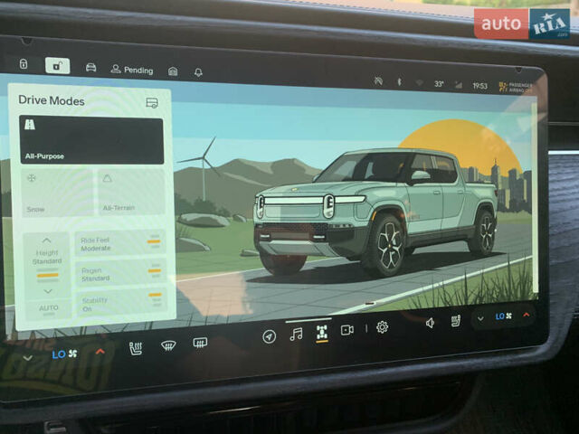 Серый Rivian R1T, объемом двигателя 0 л и пробегом 2 тыс. км за 80000 $, фото 16 на Automoto.ua
