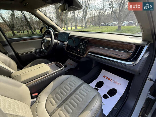 Сірий Rivian R1T, об'ємом двигуна 0 л та пробігом 65 тис. км за 41900 $, фото 21 на Automoto.ua