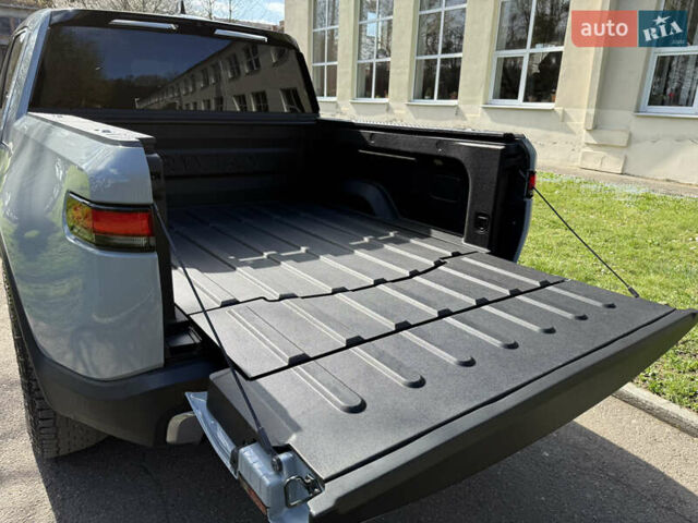 Сірий Rivian R1T, об'ємом двигуна 0 л та пробігом 65 тис. км за 41900 $, фото 19 на Automoto.ua