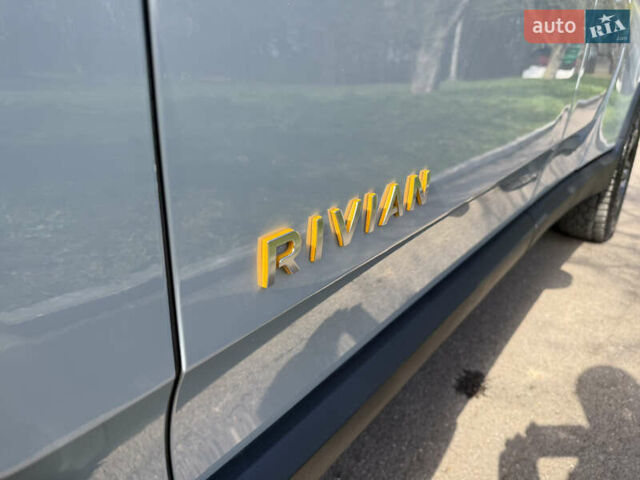 Сірий Rivian R1T, об'ємом двигуна 0 л та пробігом 65 тис. км за 41900 $, фото 14 на Automoto.ua