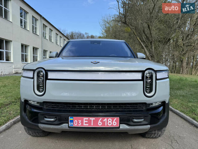 Сірий Rivian R1T, об'ємом двигуна 0 л та пробігом 65 тис. км за 41900 $, фото 11 на Automoto.ua
