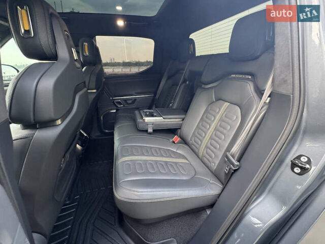 Серый Rivian R1T, объемом двигателя 0 л и пробегом 50 тыс. км за 49999 $, фото 22 на Automoto.ua