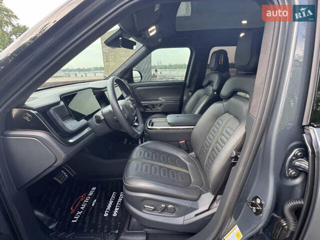Серый Rivian R1T, объемом двигателя 0 л и пробегом 50 тыс. км за 49999 $, фото 20 на Automoto.ua