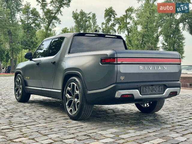 Серый Rivian R1T, объемом двигателя 0 л и пробегом 50 тыс. км за 49999 $, фото 11 на Automoto.ua
