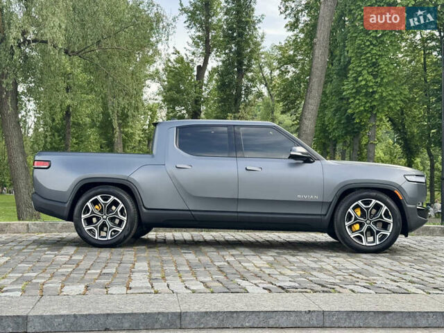 Серый Rivian R1T, объемом двигателя 0 л и пробегом 50 тыс. км за 49999 $, фото 9 на Automoto.ua