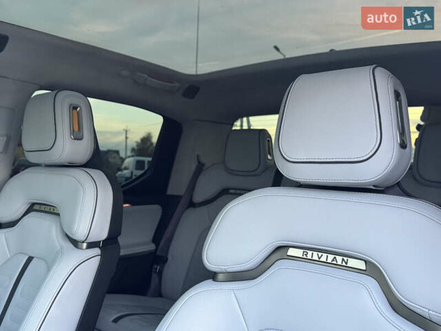 Rivian R1T 2023 у Ужгороді на Automoto.ua Сірий Rivian R1T, об'ємом двигуна 0 л та пробігом 34 тис. км за 46900 $, фото 34 на Automoto.ua