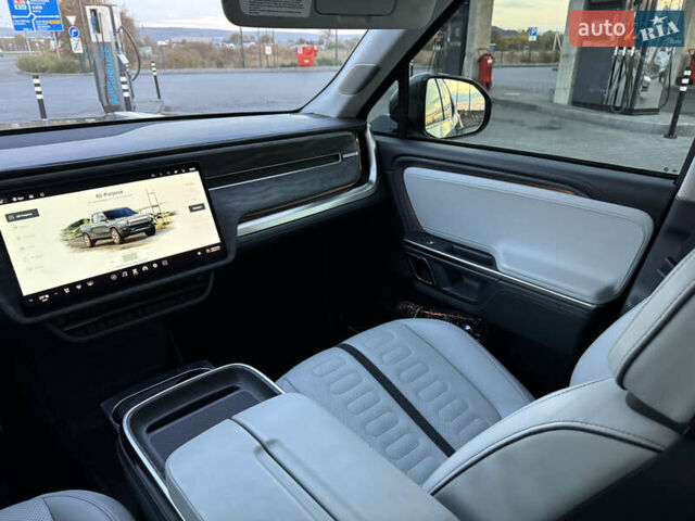 Rivian R1T 2023 у Ужгороді на Automoto.ua Сірий Rivian R1T, об'ємом двигуна 0 л та пробігом 34 тис. км за 46900 $, фото 23 на Automoto.ua