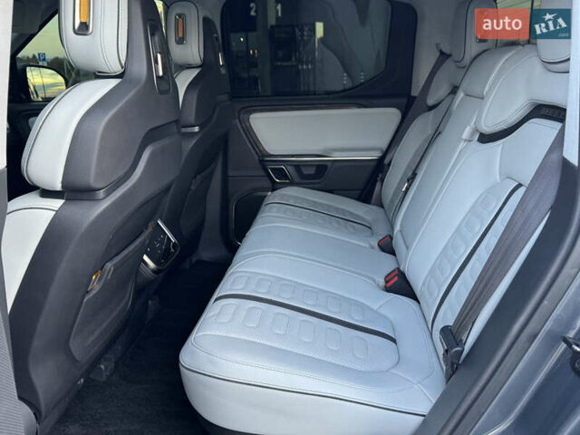 Rivian R1T 2023 у Ужгороді на Automoto.ua Сірий Rivian R1T, об'ємом двигуна 0 л та пробігом 34 тис. км за 46900 $, фото 18 на Automoto.ua